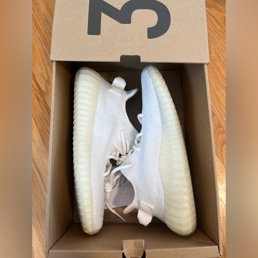 ADIDAS YEEZY BOOST 350 V2 - White - Size 7 (with box)